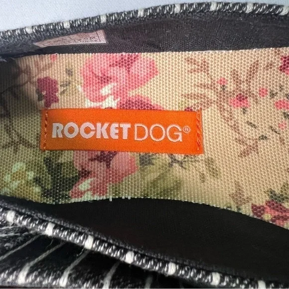 Rocket Dog Black & White Fringe Stripe Afina Aloe Canvas Slip-On Sneakers 6M - Picture 8 of 9